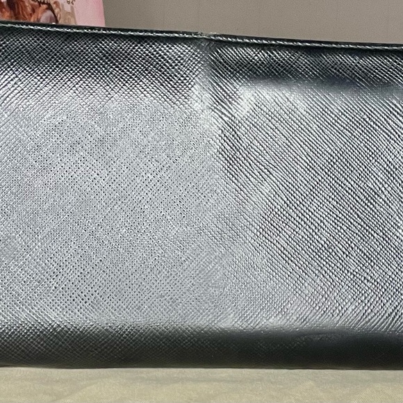 Prada Black Wallet with Yellow Arrow Design - Picture 3 of 8